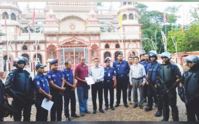 কুলাউড়ায় বিভিন্ন পূজামণ্ডপ পরিদর্শন করলেন পুলিশ সুপার ফারুক আহমেদ