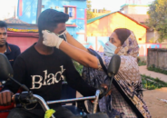 কুলাউড়ায় অসহায়দের পাশে নারী সমাজকর্মী মনি