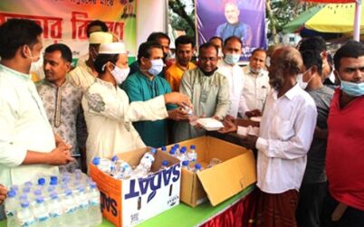 কুলাউড়া উপজেলা যুবলীগের ইফতার সামগ্রী বিতরণ 
